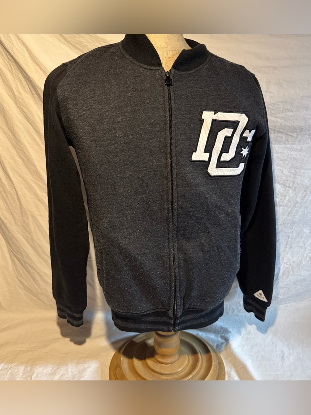 DC Shoes Jacket Mens Size Small Grey Full Zip Varsity Skater Snowboard Grunge